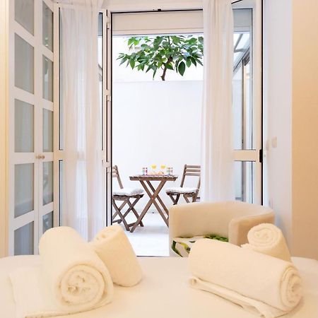 Goles Courtyard With Parking By Valcambre Leilighet Sevilla Eksteriør bilde