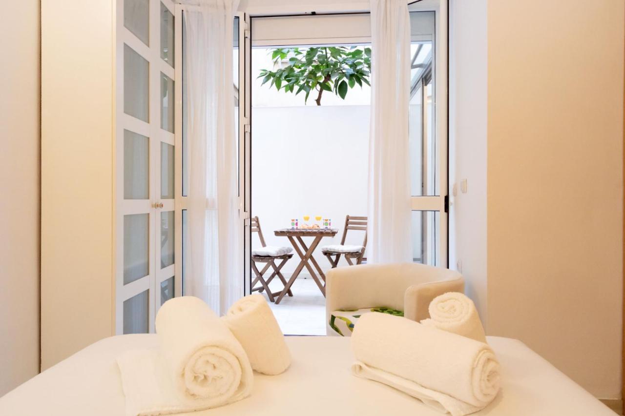 Goles Courtyard With Parking By Valcambre Leilighet Sevilla Eksteriør bilde