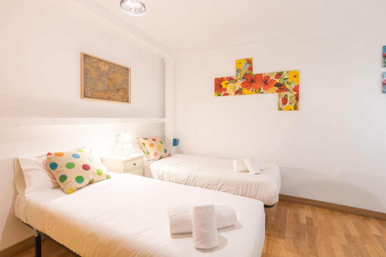 Goles Courtyard With Parking By Valcambre Leilighet Sevilla Eksteriør bilde