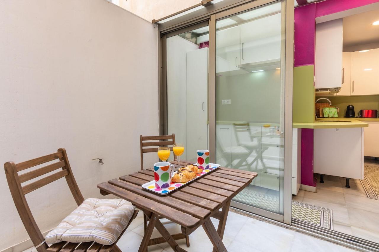 Goles Courtyard With Parking By Valcambre Leilighet Sevilla Eksteriør bilde