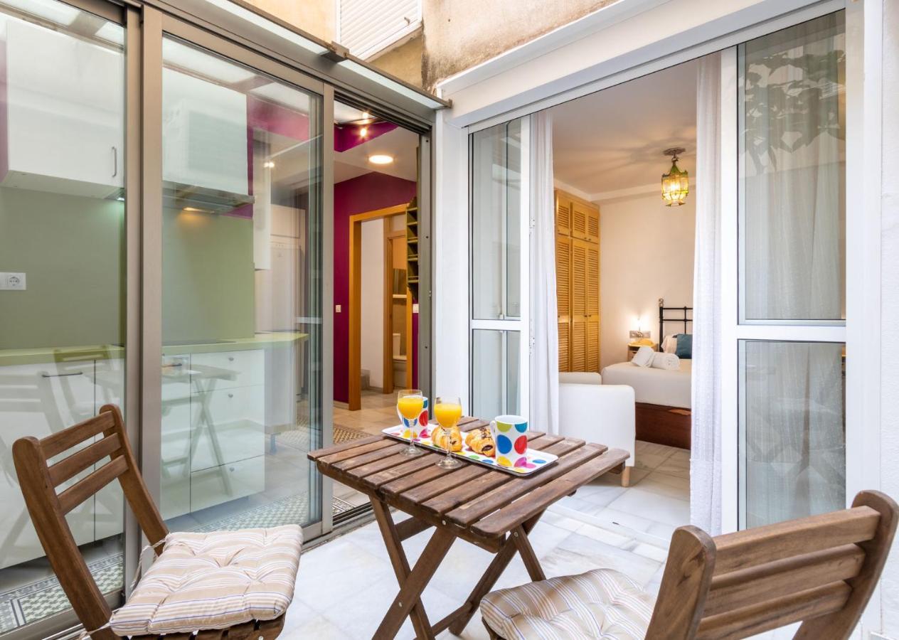 Goles Courtyard With Parking By Valcambre Leilighet Sevilla Eksteriør bilde