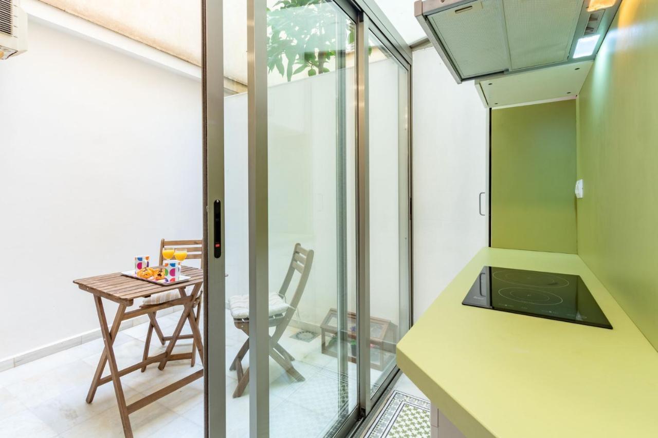 Goles Courtyard With Parking By Valcambre Leilighet Sevilla Eksteriør bilde